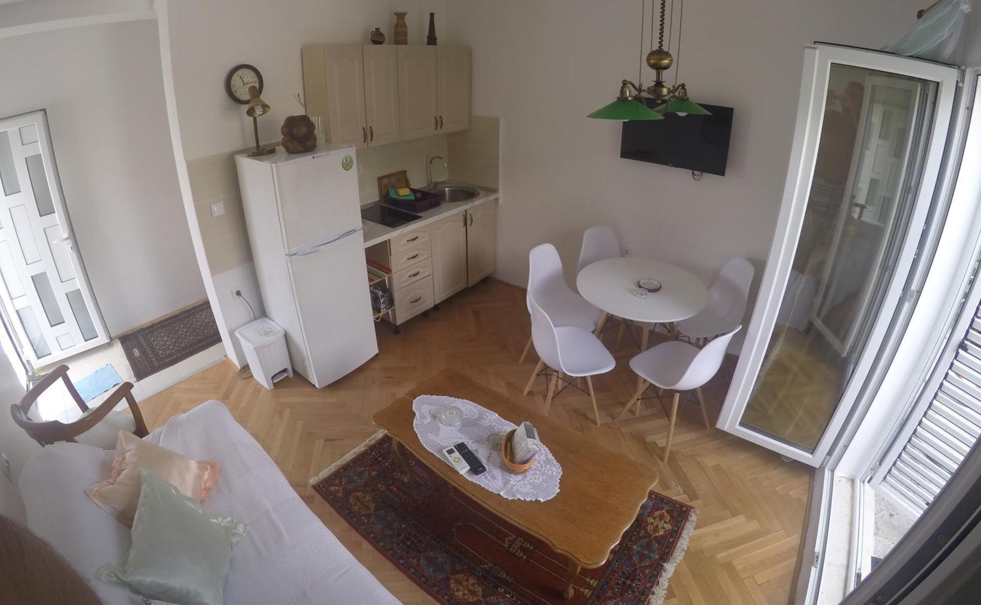 Guest House Villa Kosa Bijela Eksteriør billede