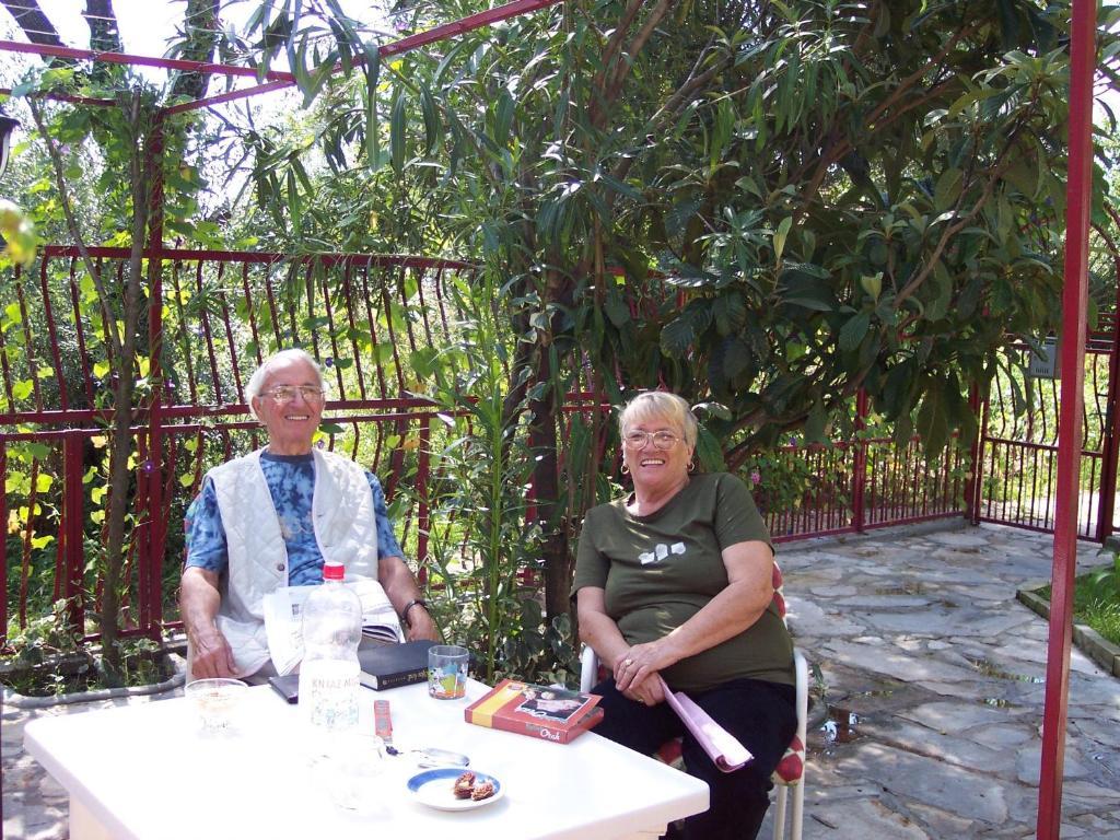 Guest House Villa Kosa Bijela Eksteriør billede